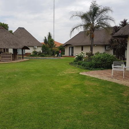 ואנדרביג'לפארק 12 On Vaal Drive Guesthouse מראה חיצוני תמונה