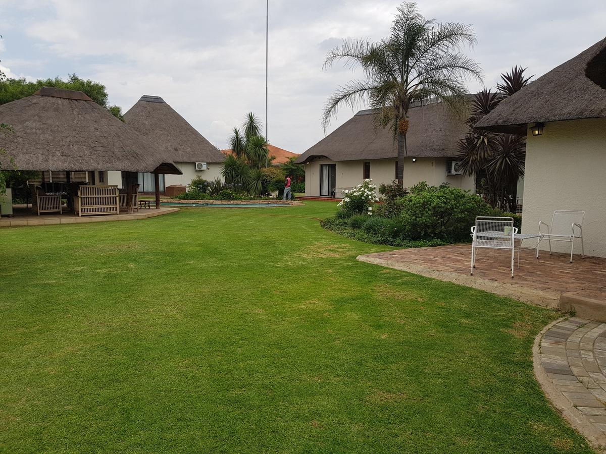 ואנדרביג'לפארק 12 On Vaal Drive Guesthouse מראה חיצוני תמונה