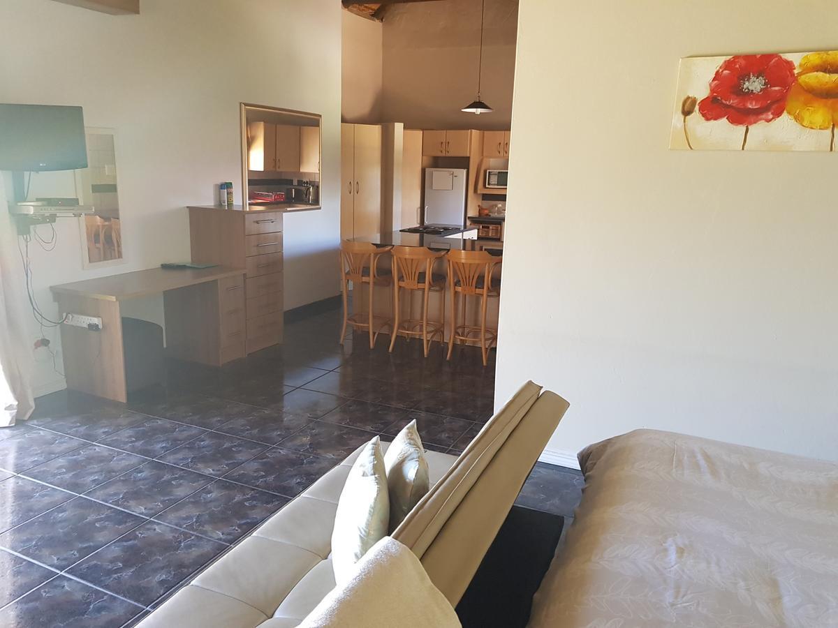 ואנדרביג'לפארק 12 On Vaal Drive Guesthouse מראה חיצוני תמונה