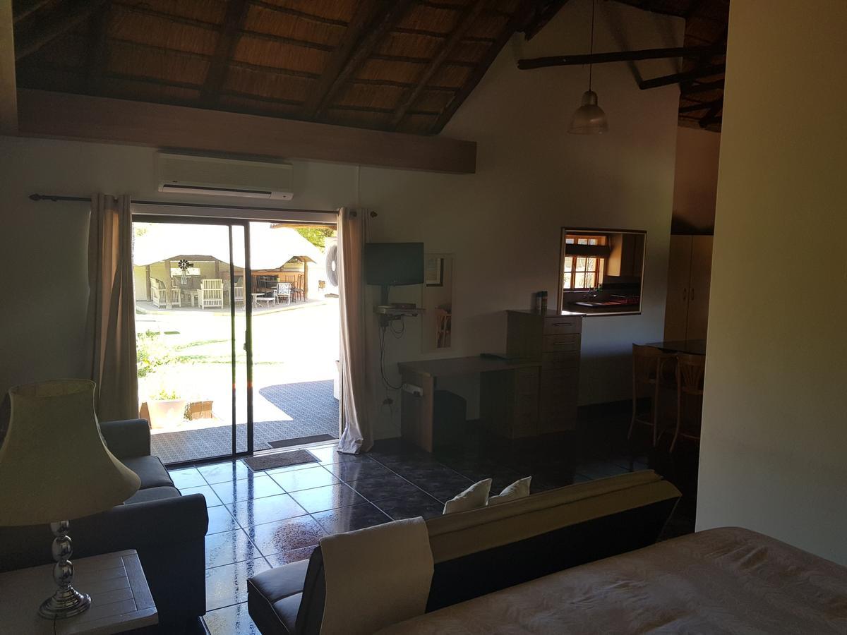 ואנדרביג'לפארק 12 On Vaal Drive Guesthouse מראה חיצוני תמונה