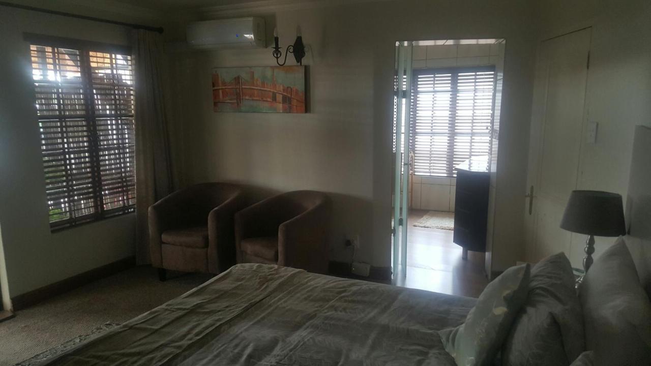 ואנדרביג'לפארק 12 On Vaal Drive Guesthouse מראה חיצוני תמונה