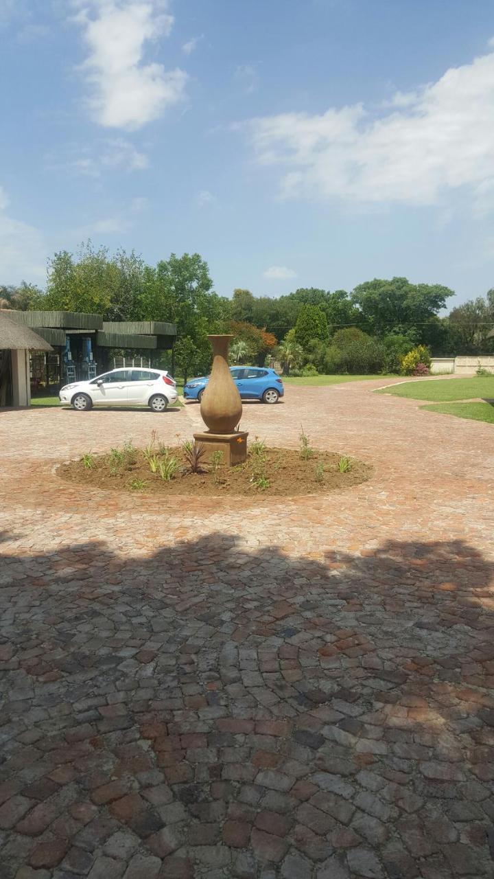 ואנדרביג'לפארק 12 On Vaal Drive Guesthouse מראה חיצוני תמונה