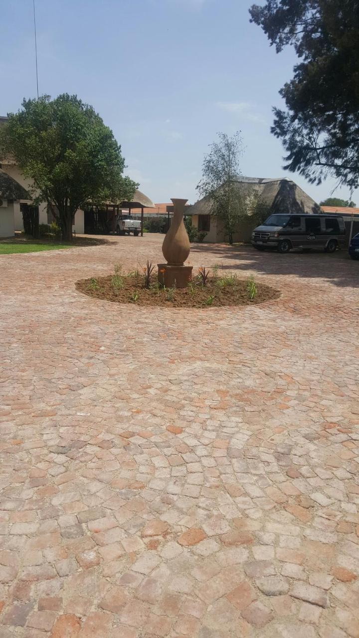 ואנדרביג'לפארק 12 On Vaal Drive Guesthouse מראה חיצוני תמונה